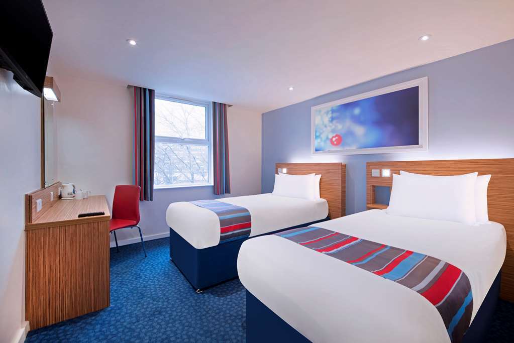 Celtic International Hotel Cardiff Airport Barry Room photo